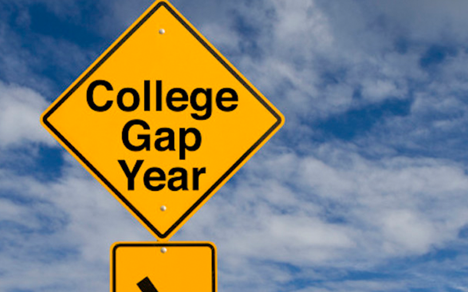 Don’t Mind the Gap – Why You Should Consider a Gap Year | The Red Pen