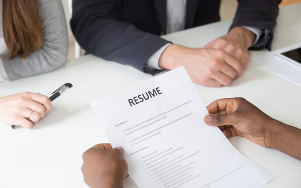Benefits of Building an Impactful a Resume Before Applying to Colleges | The Red Pen