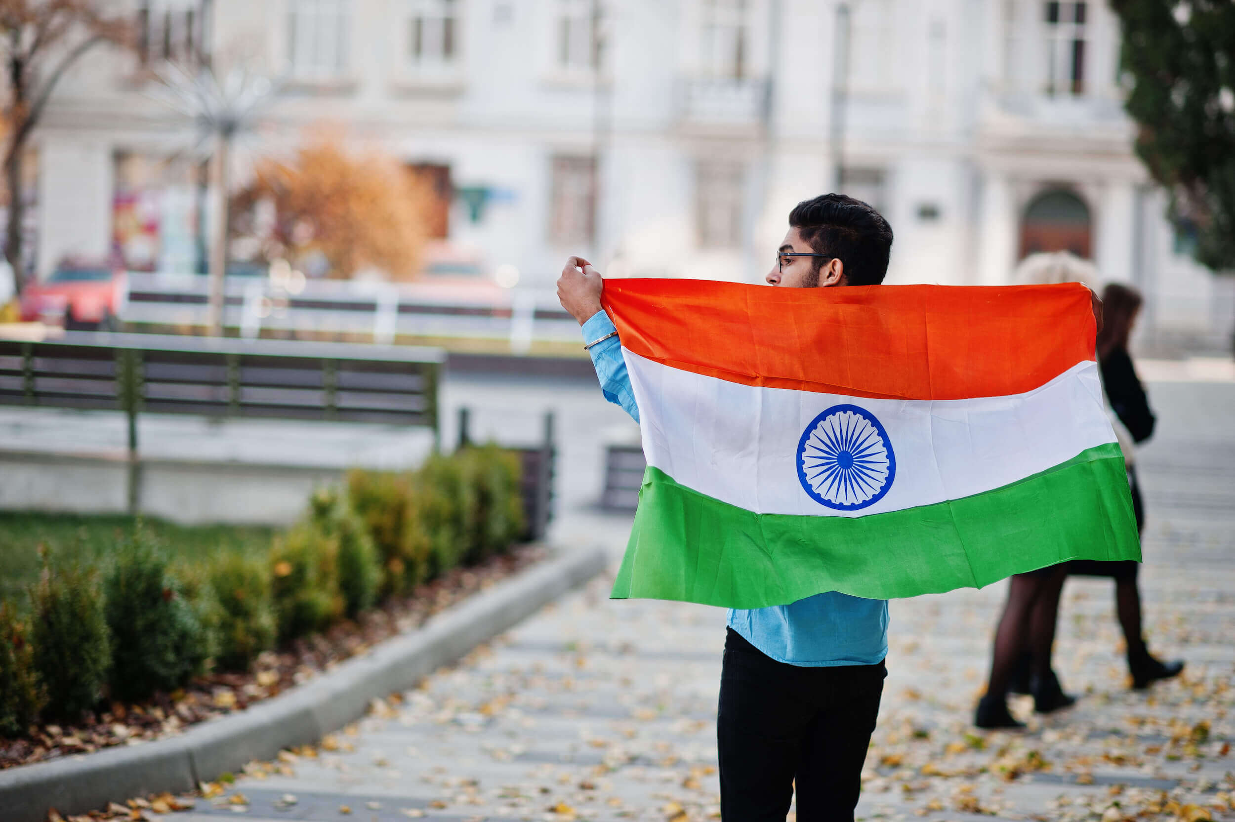 Student holding the Indian flag